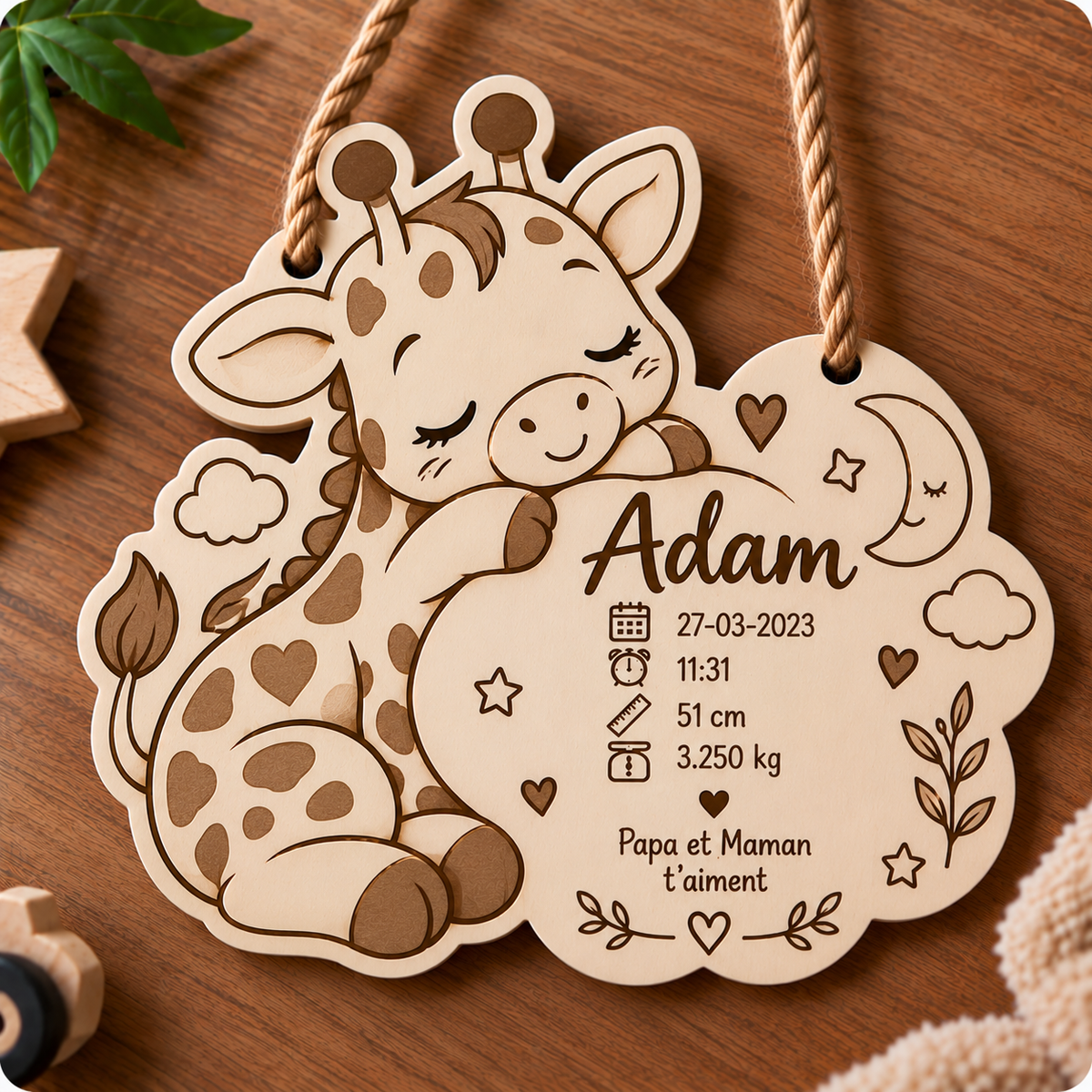 Plaque naissance gravée – Girafe endormie